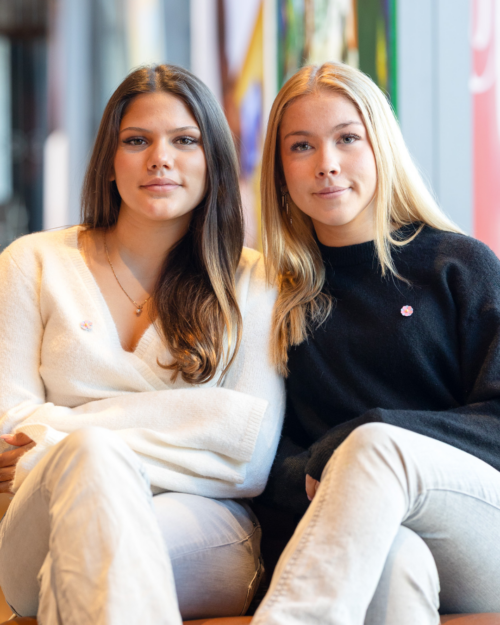 Leia Sandell och Saga Laventzakis från Järfälla, Stockholm.