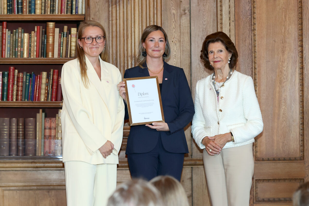 Stenungsunds majblommeförening och H.M. Drottningen
